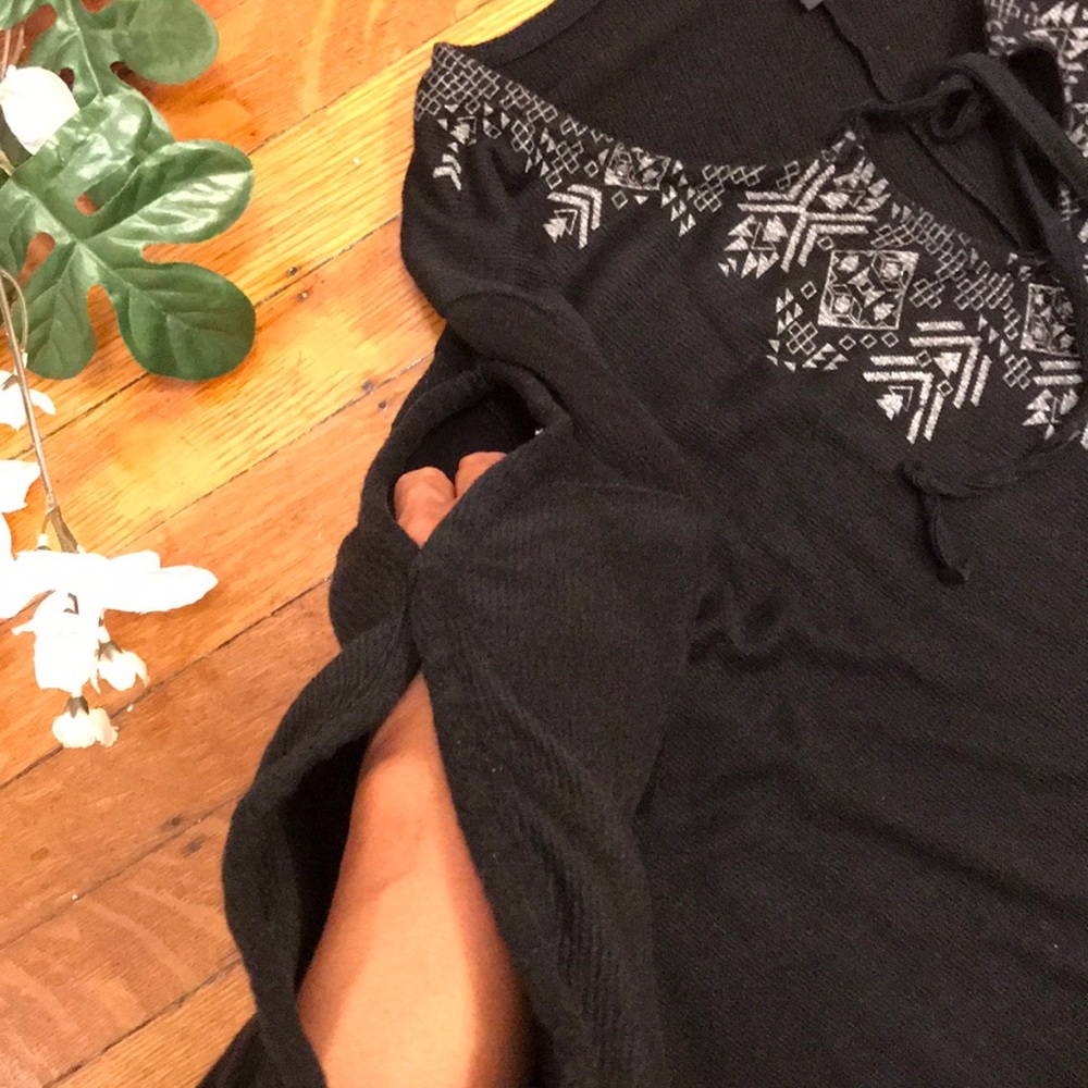 Women’s black rouge blouse - Picture 2 of 8